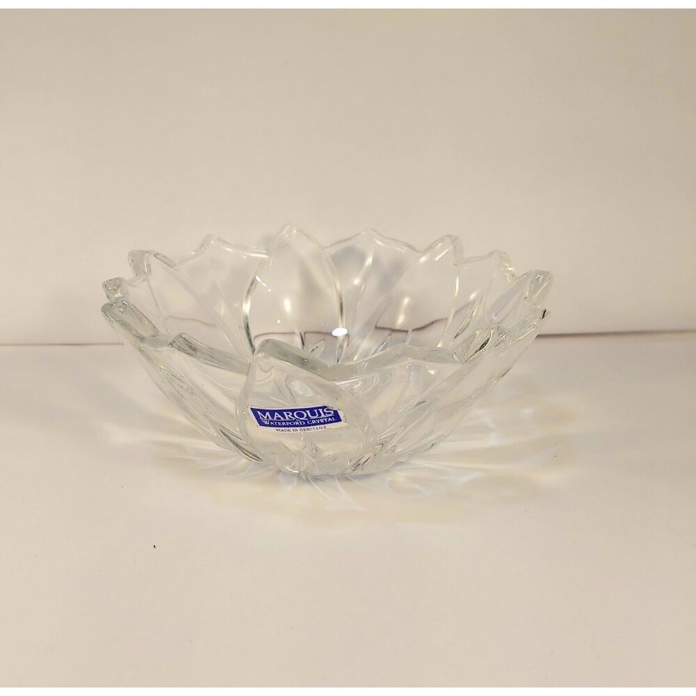 Marquis Waterford Crystal Bowl Christmas Poinsettia Candy Signed 5 Inch Diameter - Picture 8 of 13
